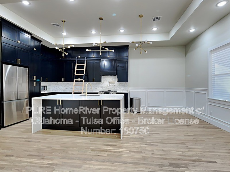 1305 S Carson Ave - Photo 6 of 19