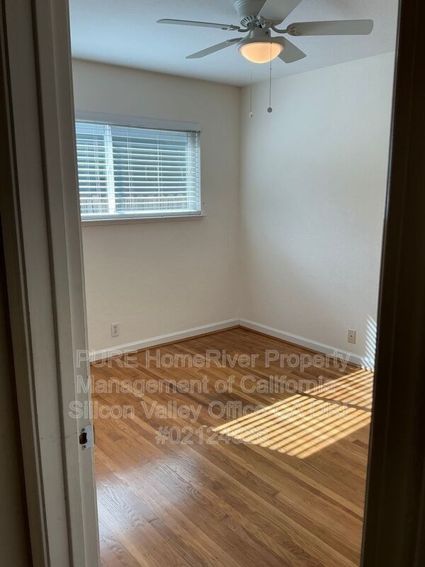 1723 Rosemary Ln - Photo 2 of 21
