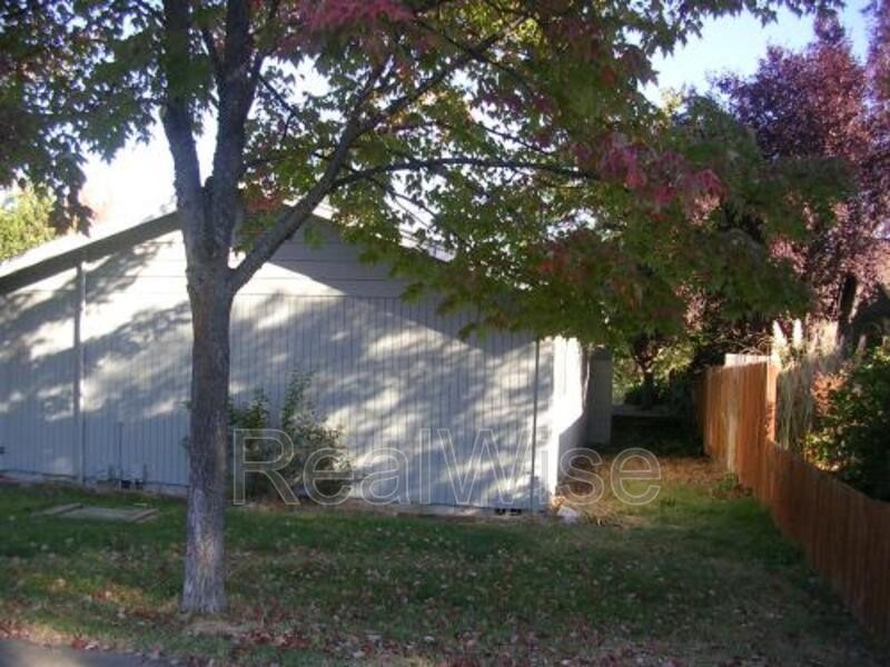 299 Patterson St - Photo 2 of 13