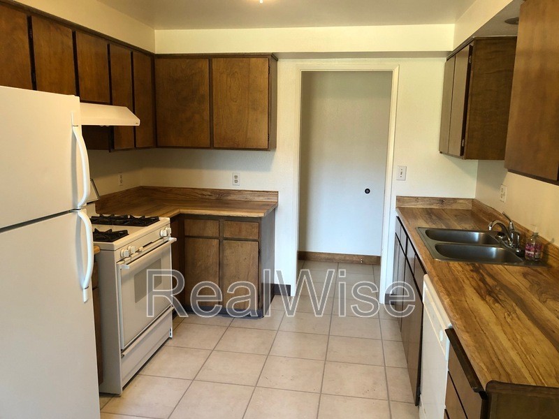 299 Patterson St - Photo 5 of 13
