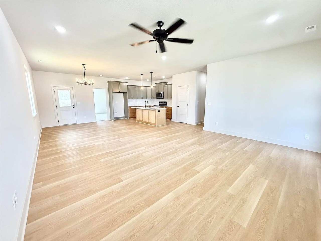 5408 N Toben Ct - Photo 4 of 12