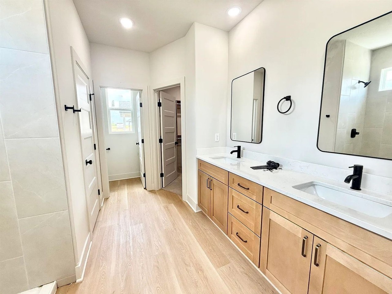 5408 N Toben Ct - Photo 7 of 12