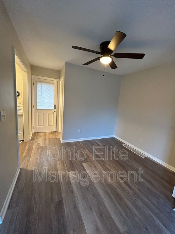 1180 Mccarley Dr E - Photo 3 of 11