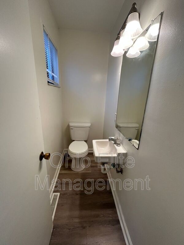 1180 Mccarley Dr E - Photo 5 of 11