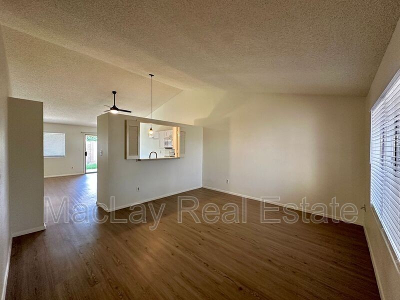 1715 S Roca - Photo 3 of 17