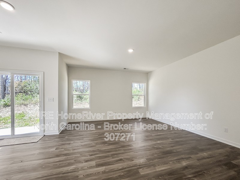 1574 Adirondack Dr - Photo 2 of 20