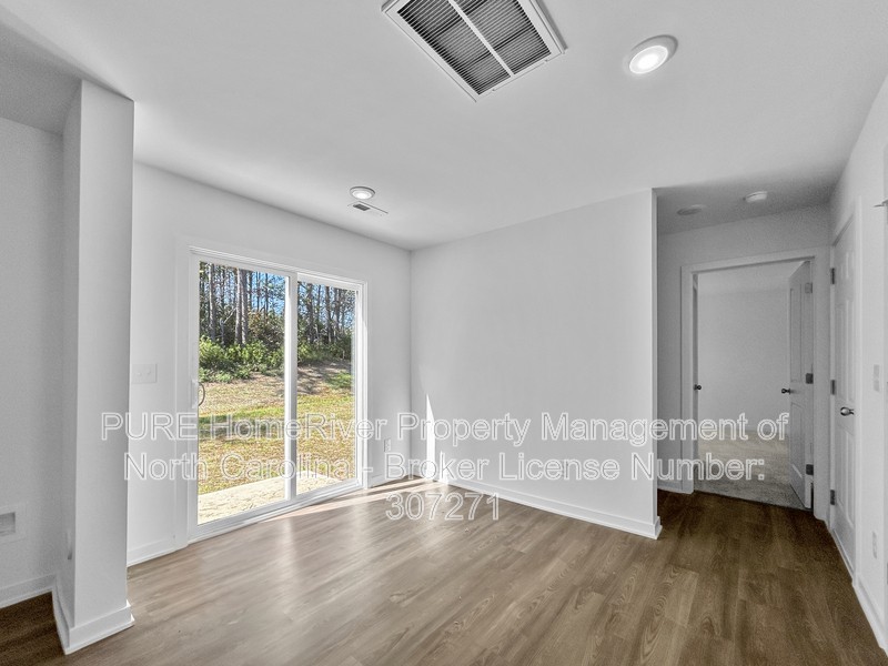 1562 Adirondack Dr - Photo 4 of 20