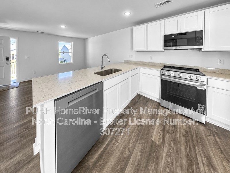 1562 Adirondack Dr - Photo 6 of 20