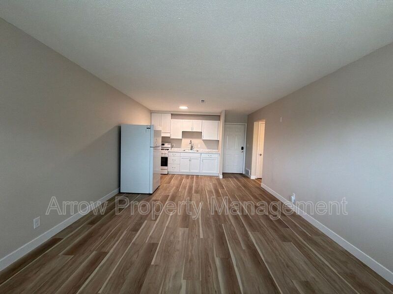 2119 Arbor St - Photo 2 of 11