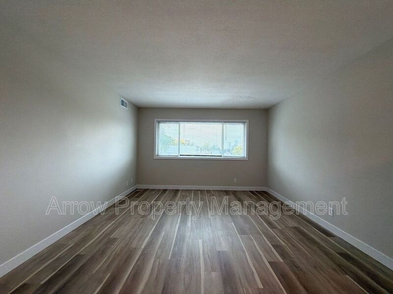 2119 Arbor St - Photo 4 of 11