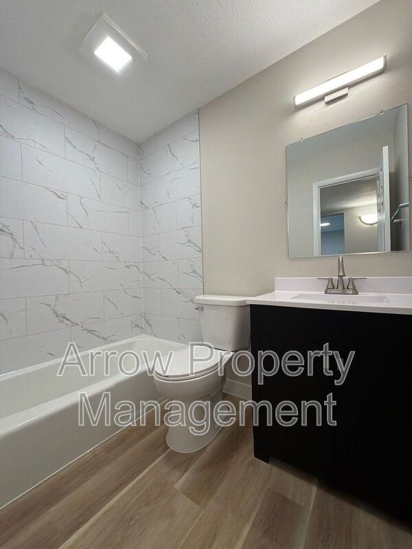 2119 Arbor St - Photo 6 of 11