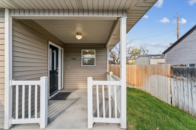 7906 W Colehaven Ct - Photo 2 of 30