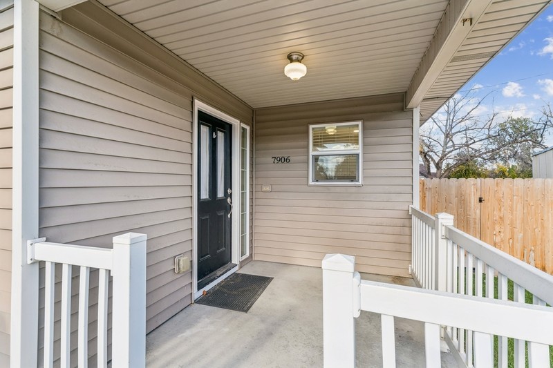 7906 W Colehaven Ct - Photo 3 of 30