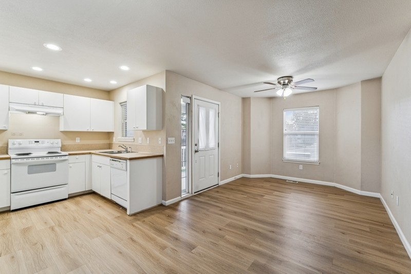 7906 W Colehaven Ct - Photo 4 of 30