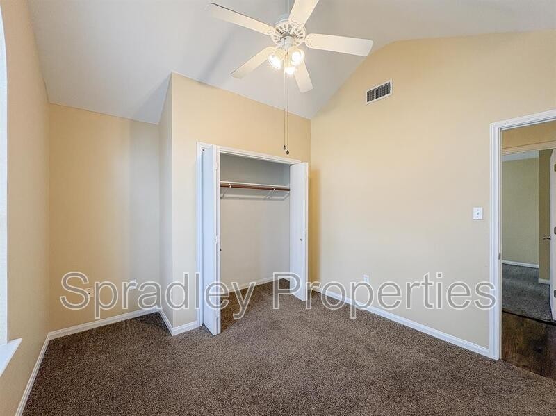 2720 Crestwood Ct - Photo 6 of 23