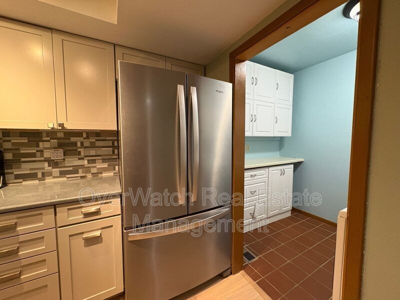 1814 Parkside Dr - Photo 4 of 26