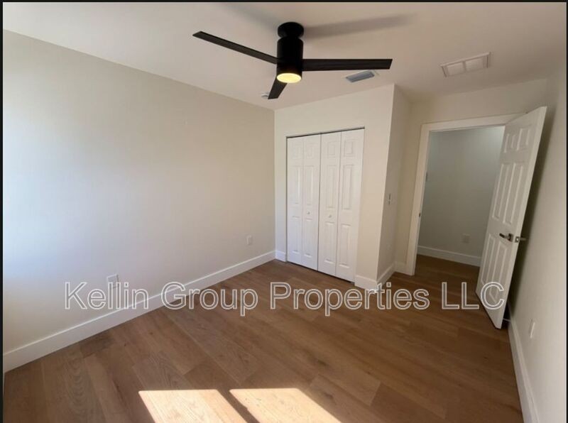 1040 Melrose Ave S #A - Photo 5 of 12