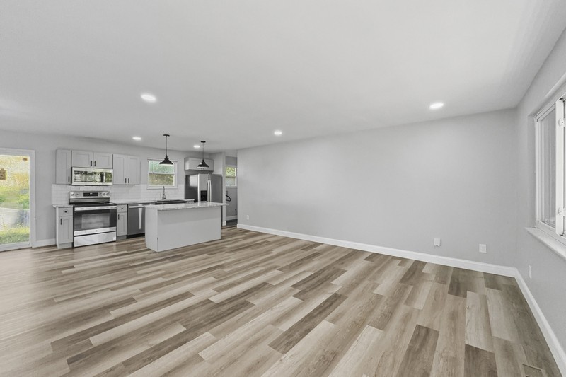 2815 Nicks Rd - Photo 3 of 10