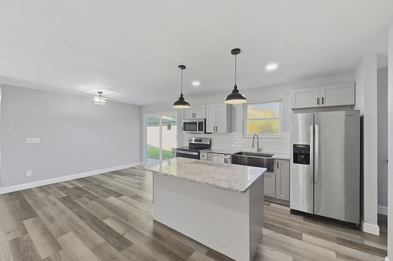 2815 Nicks Rd - Photo 4 of 10