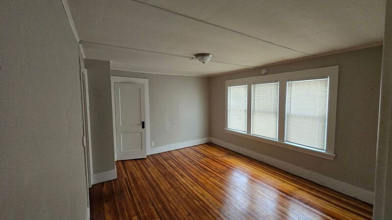 345 Melville St #2 - Photo 6 of 16