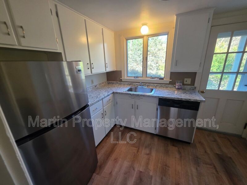 52 Taylor Rd - Photo 2 of 10