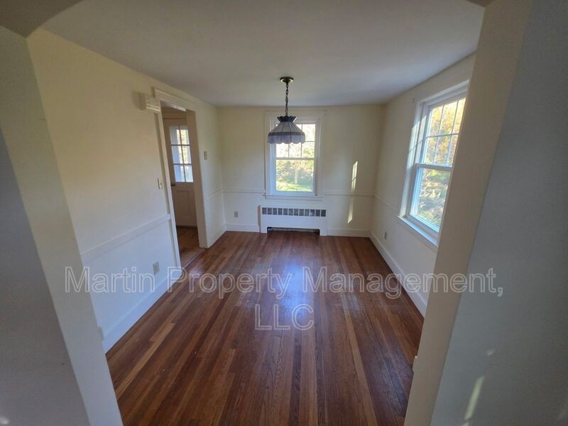 52 Taylor Rd - Photo 5 of 10