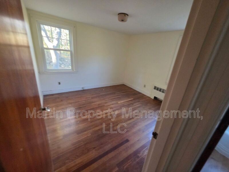 52 Taylor Rd - Photo 6 of 10