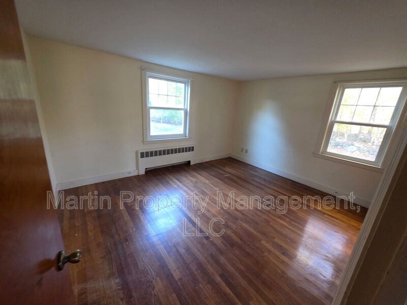 52 Taylor Rd - Photo 7 of 10