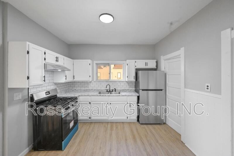 924 Pinewood Ave - Photo 2 of 15