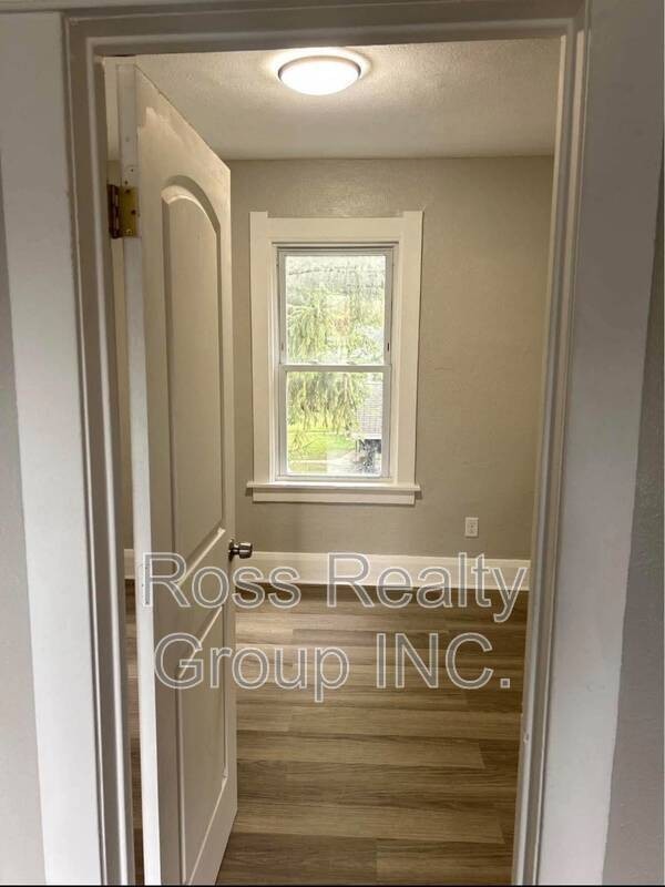 711 Woodstock Ave - Photo 7 of 10