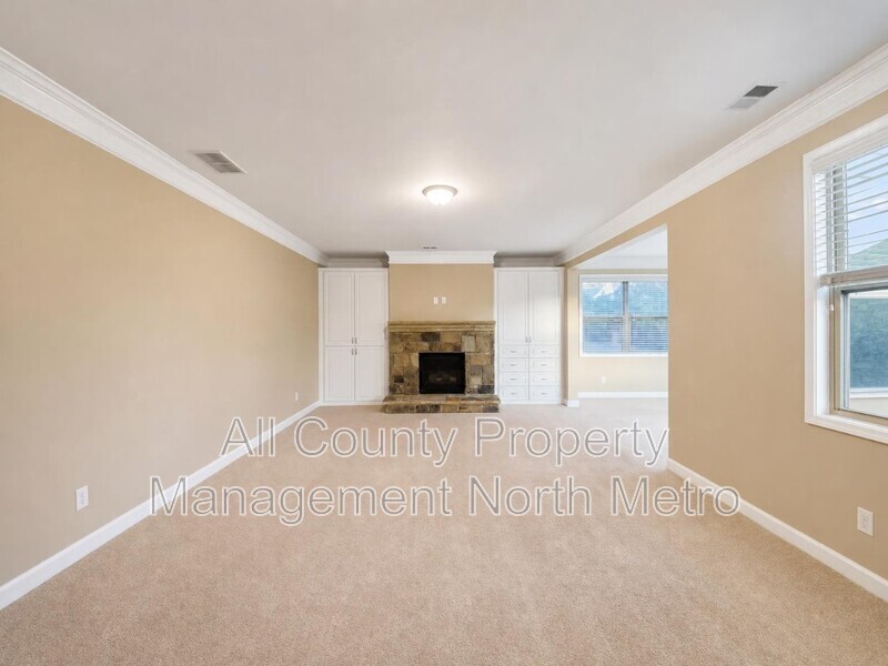 5355 Shiloh Woods Dr - Photo 4 of 24