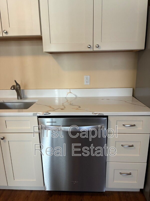 426 Maple St - Photo 2 of 13