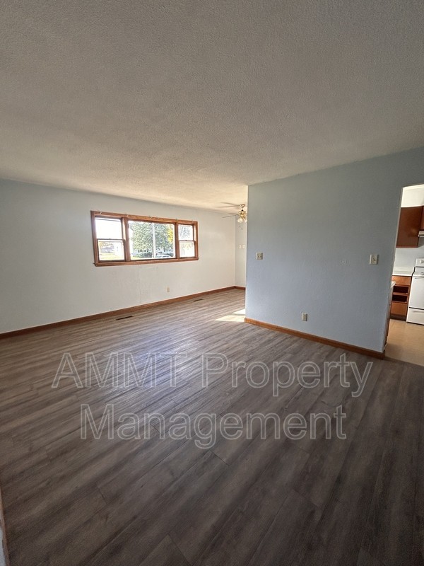 480 5th Ave - Photo 2 of 9