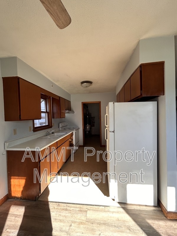 480 5th Ave - Photo 3 of 9