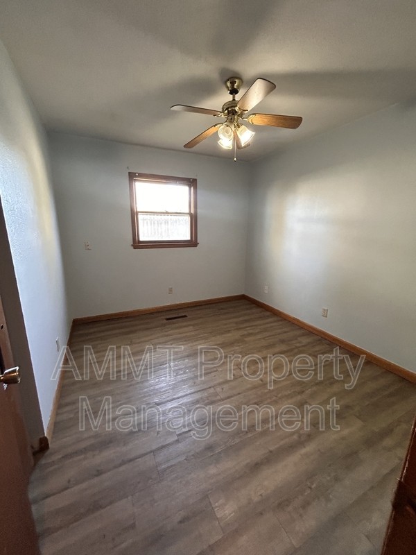 480 5th Ave - Photo 6 of 9