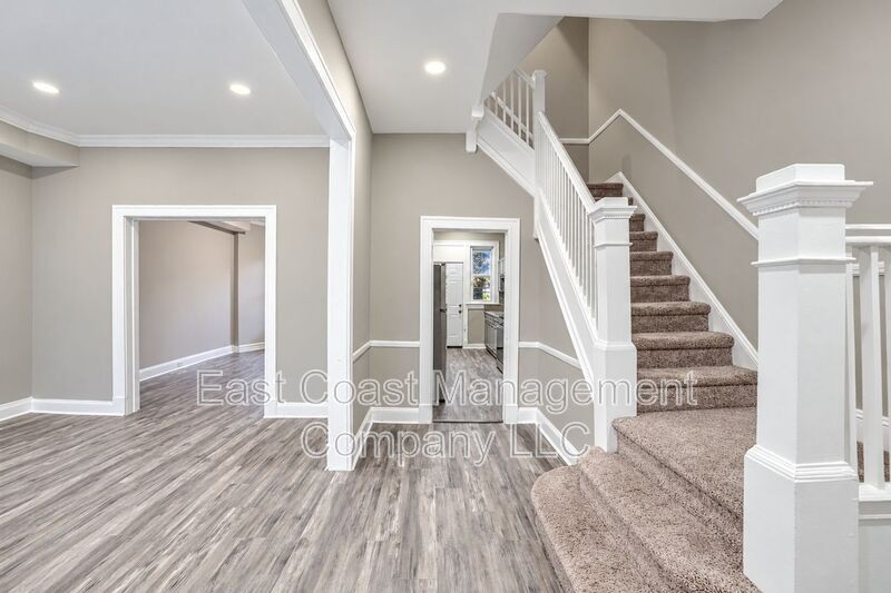 2908 Hilldale Ave - Photo 5 of 30