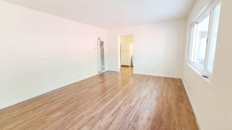 1479 Missouri St - Photo 2 of 7