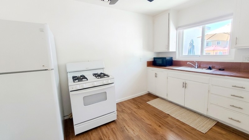 1479 Missouri St - Photo 4 of 7