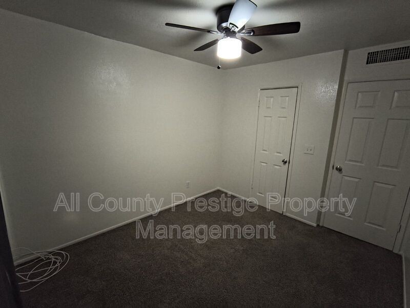 7524 N 47th Dr - Photo 6 of 28