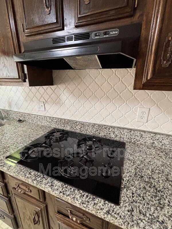 20651 Lake Shore Blvd - Photo 6 of 14