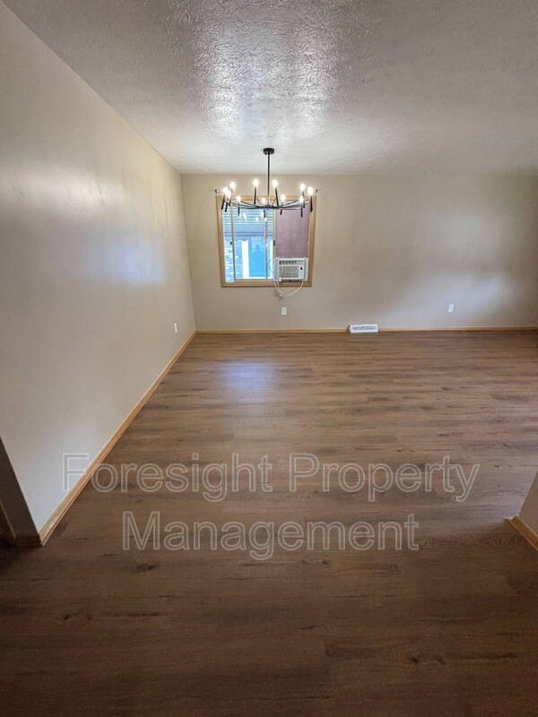 20651 Lake Shore Blvd - Photo 7 of 14