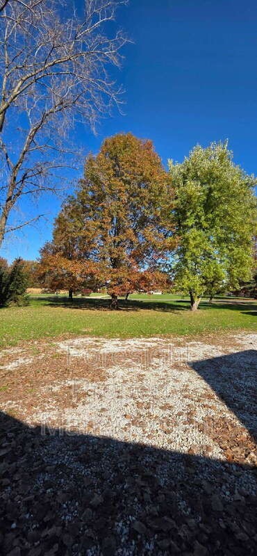 14168 Fancher Rd - Photo 5 of 35