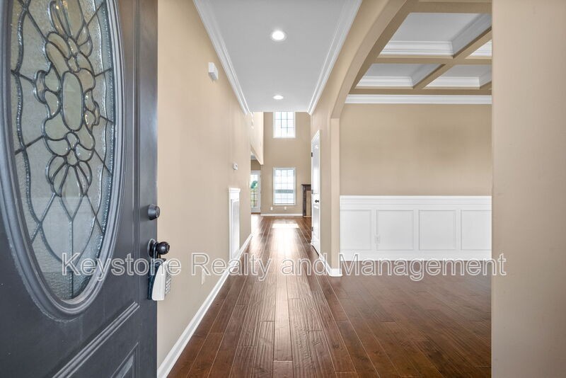 1016 Thrasher Dr - Photo 2 of 16