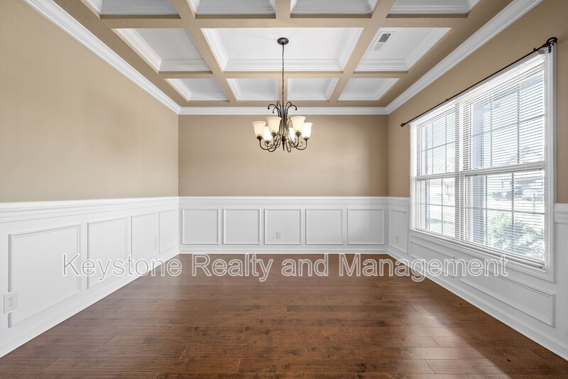 1016 Thrasher Dr - Photo 3 of 16