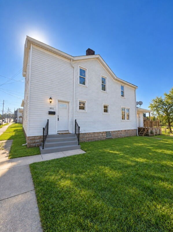 902 Union Ave - Photo 2 of 22