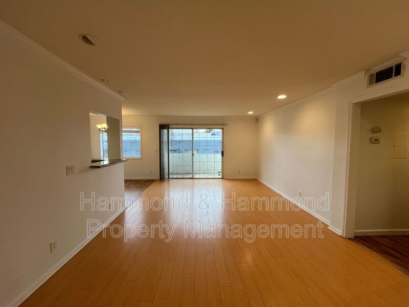 21529 Saticoy St #109 - Photo 2 of 18