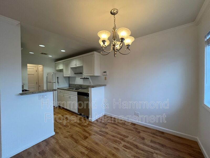 21529 Saticoy St #109 - Photo 5 of 18