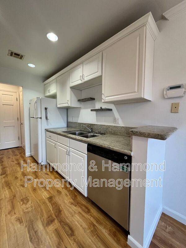 21529 Saticoy St #109 - Photo 6 of 18