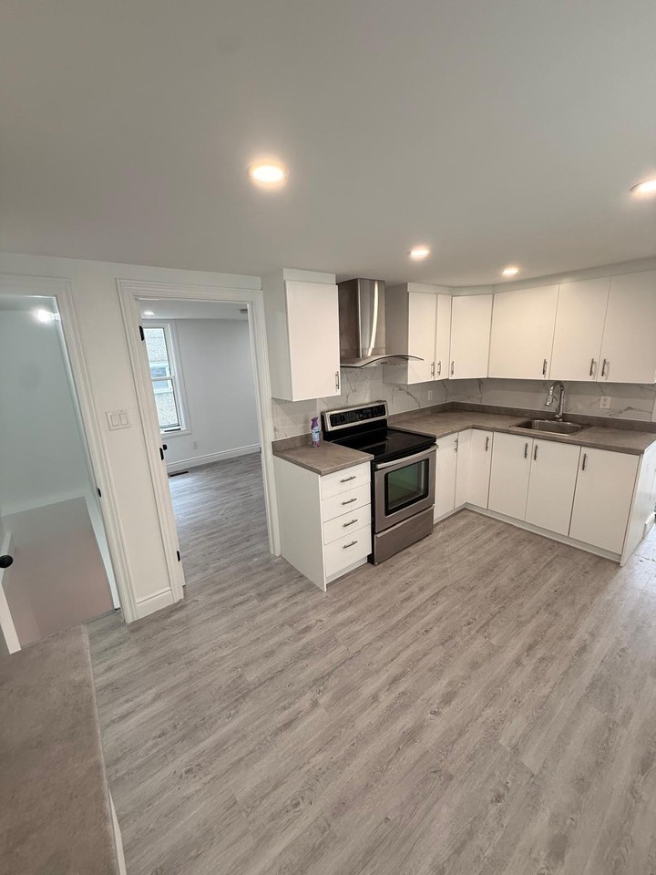 267 Shakespeare Street #1 - Photo 5 of 10