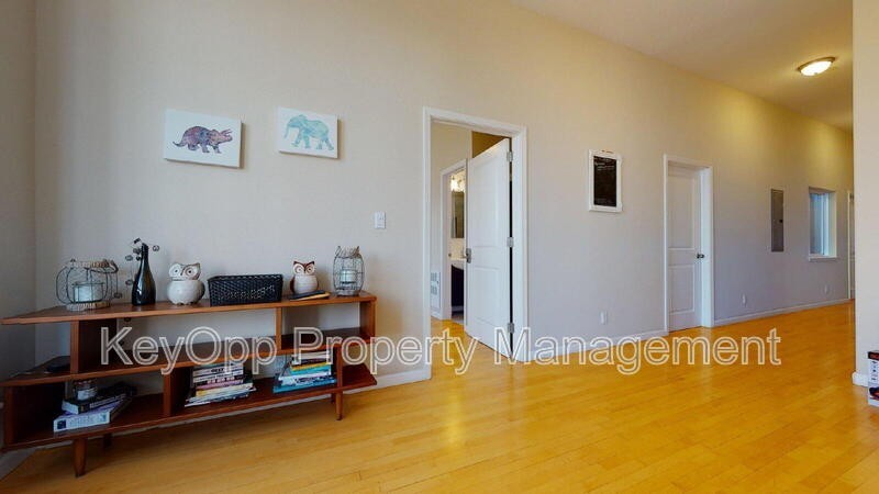 2332 Taraval St - Photo 2 of 11